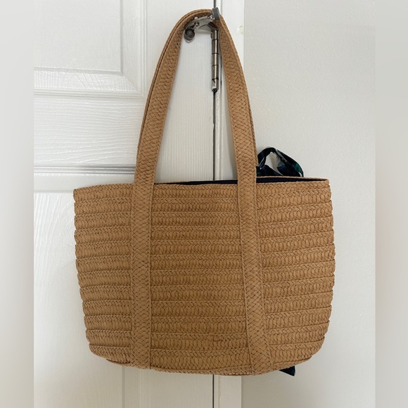 Draper James Straw Bag with removable bow 🏖️ - Picture 2 of 4